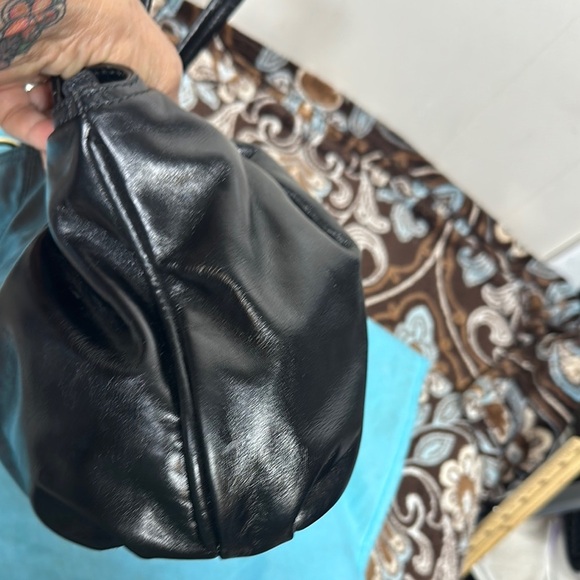 ANTONIO MELANI Black Leather Tote with Gold Hardware - Picture 7 of 16